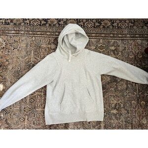 Lululemon - women’s loungeful hoodie, size 6 in perfect condition.